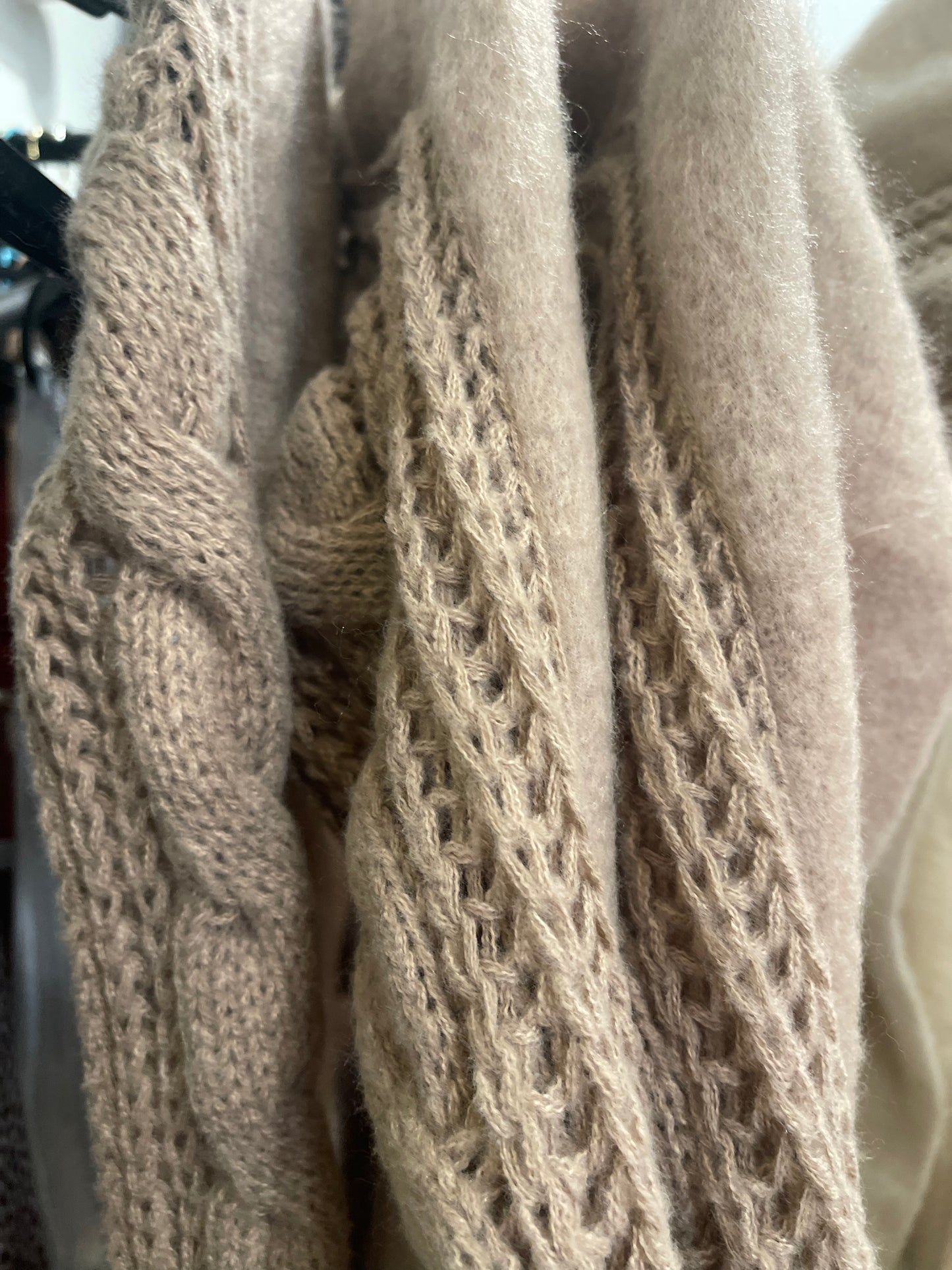 Scarf w/Pockets-Chocolate
