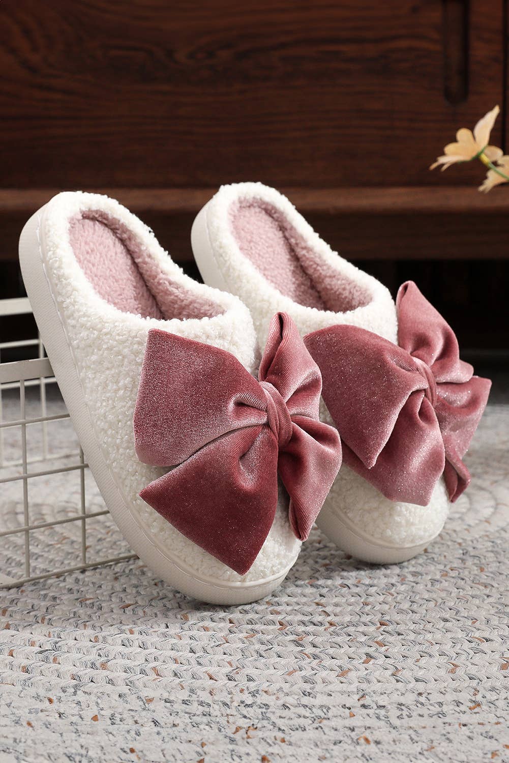 Plush Slippers Pink Bow