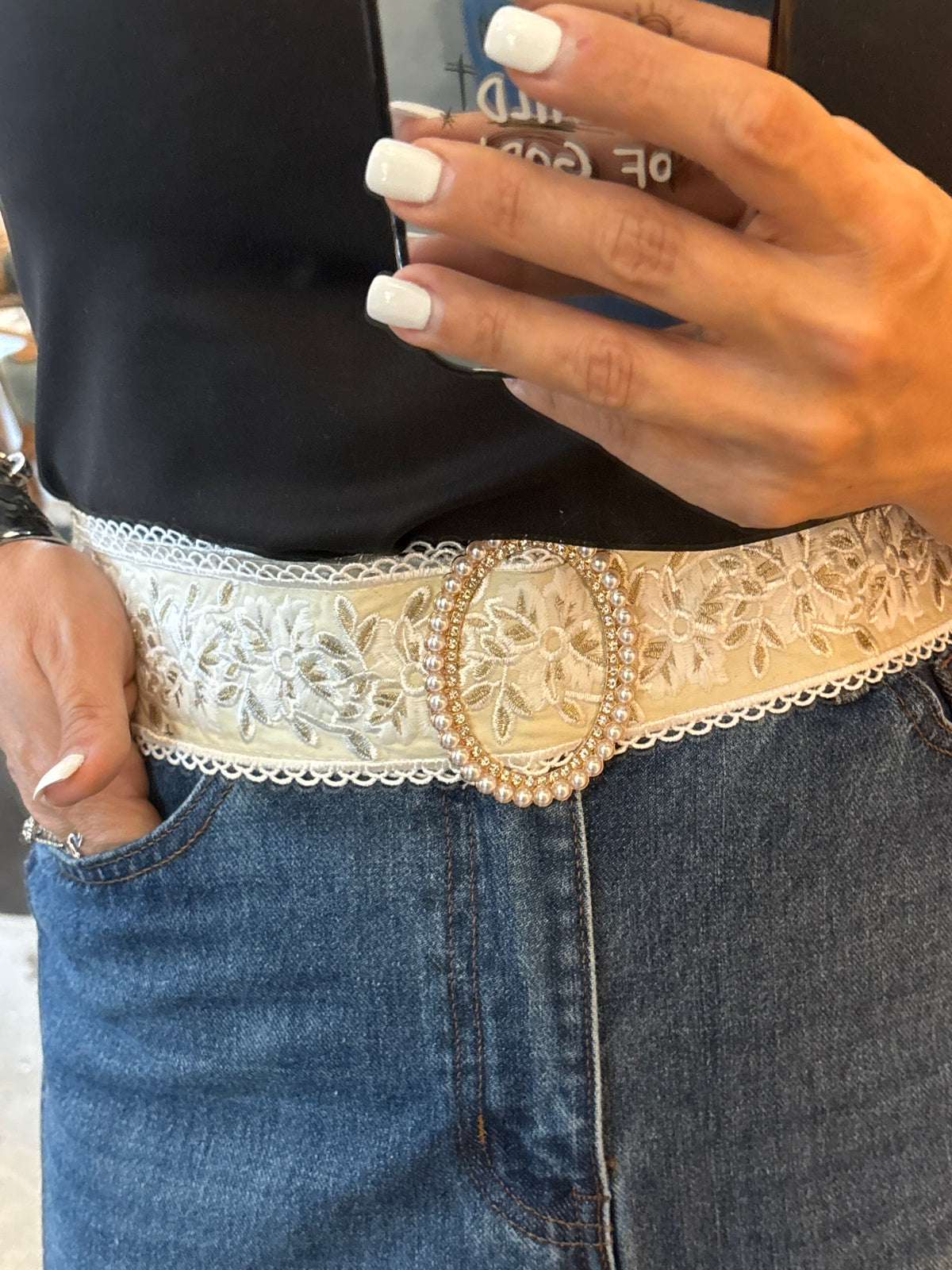 Belt Embroidered Pearl Cream- One Size