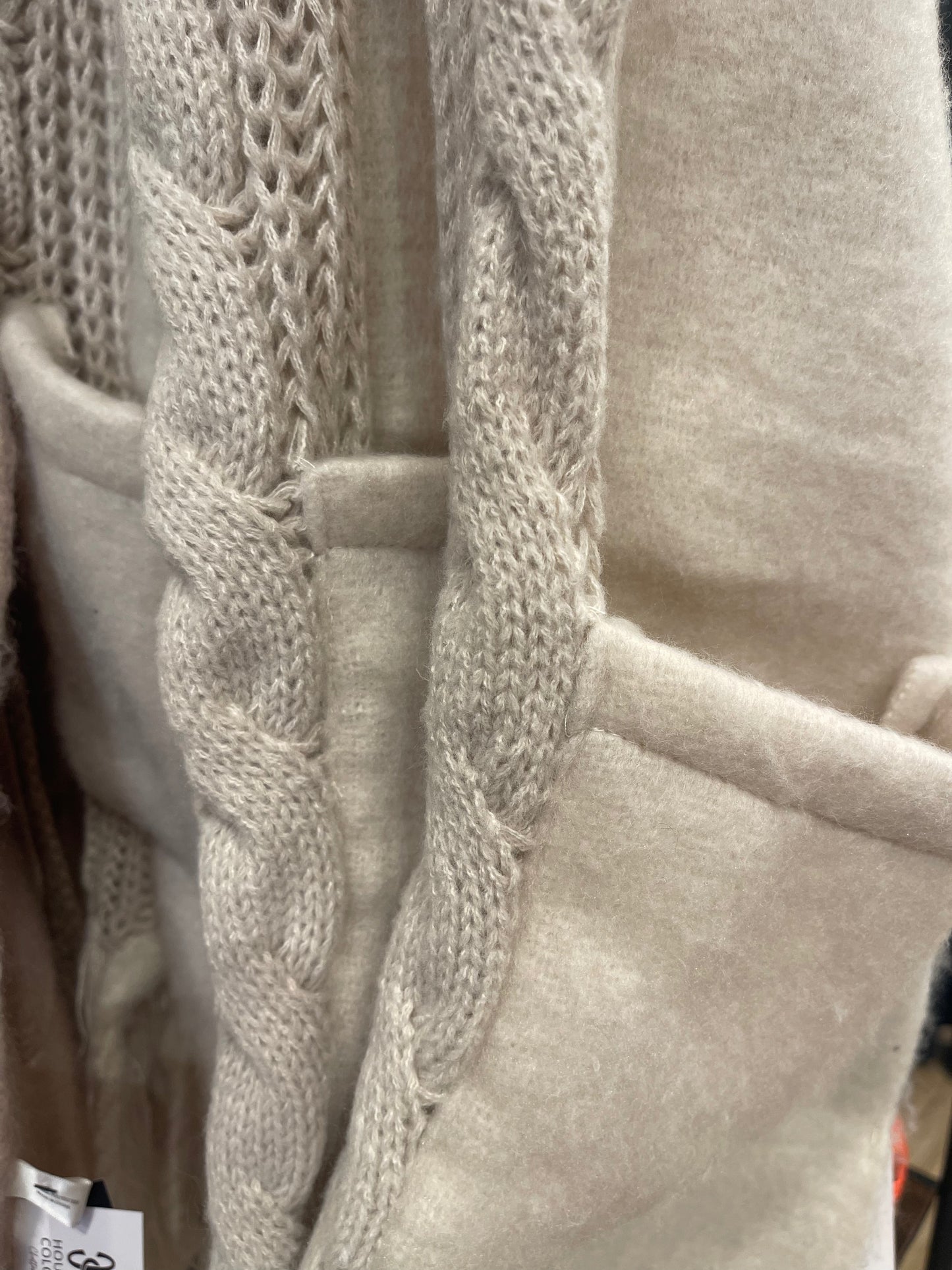 Scarf w/Pockets-Creme