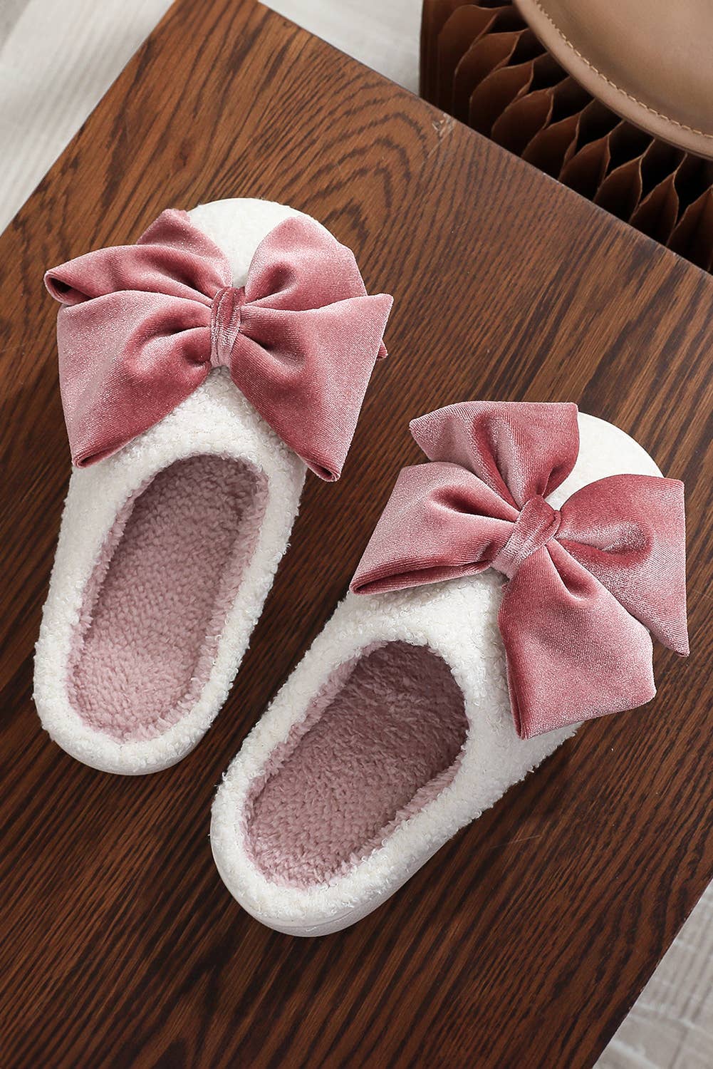 Plush Slippers Pink Bow